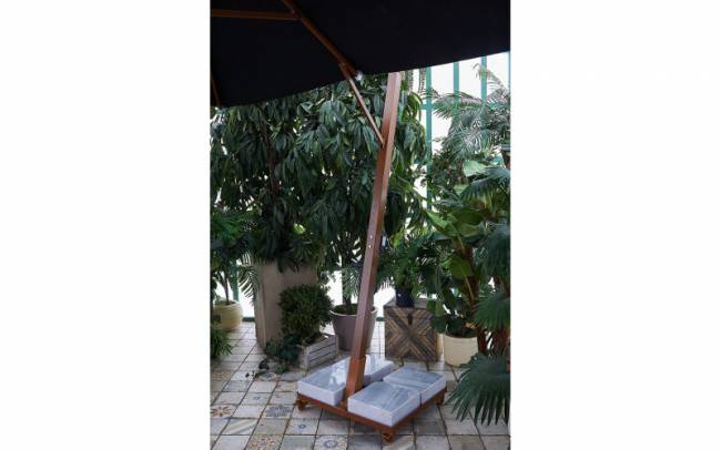 Профeссиональный зонт MAESTRO LUX 350 квадратный с базой Профeссиональный зонт MAESTRO LUX 350 квадратный с базой