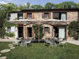 Зонт профессиональный двухкупольный 2.9х6 м Galaxia Dual V Timber имитация ироко, слоновая кость 2900х6000 мм Зонт профессиональный двухкупольный 2.9х6 м Galaxia Dual V Timber имитация ироко, слоновая кость 2900х6000 мм