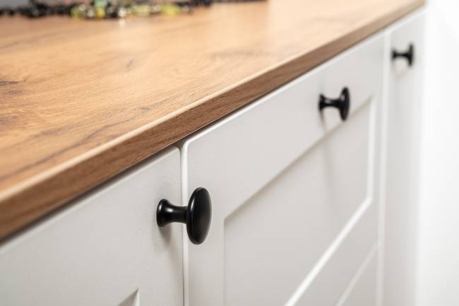 Два больших комода Остин цвет белый шагрень/дуб крафт золотой