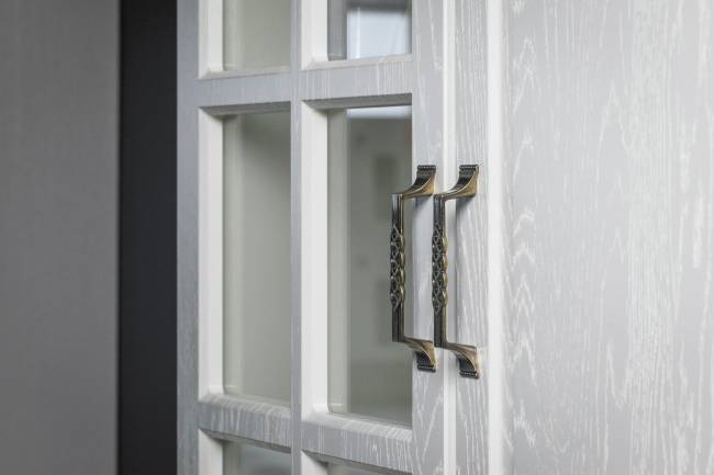 Ливерпуль Шкаф-витрина + карниз Ливерпуль Шкаф-витрина + карниз