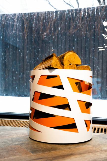 Дровница Saturn, бело-оранжевая