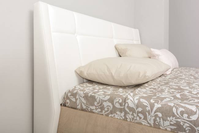 Кровать Муссон с подъёмным основанием и туалетным столиком цвет дуб эндгрейн элегантный/искусственная кожа белая Кровать Муссон с подъёмным основанием и туалетным столиком цвет дуб эндгрейн элегантный/искусственная кожа белая