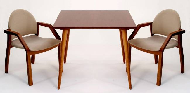 Стол Монте М 100 орех со стульями Джуно орех велюр бежевый Стол Монте М 100 орех со стульями Джуно орех велюр бежевый