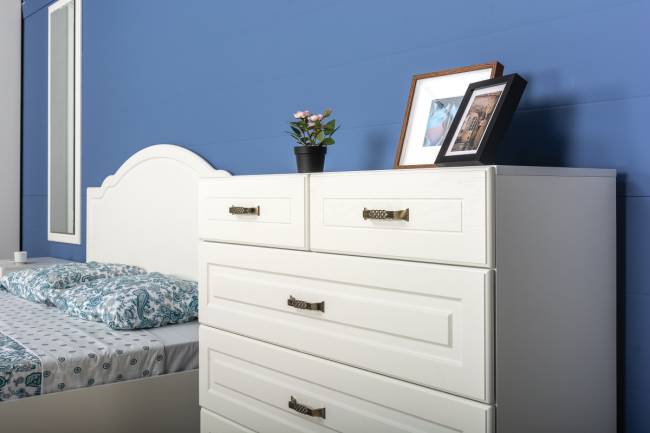 Комод 10.103 Ливерпуль цвет ясень ваниль/белый Комод 10.103 Ливерпуль цвет ясень ваниль/белый